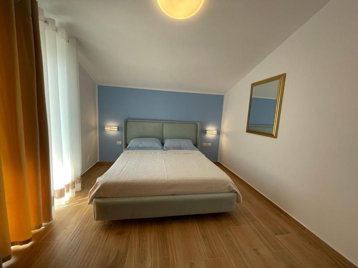A Casa Di Alice Apartment Орикум Екстериор снимка