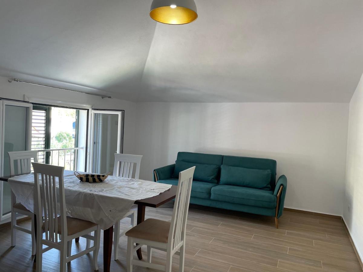 A Casa Di Alice Apartment Орикум Екстериор снимка